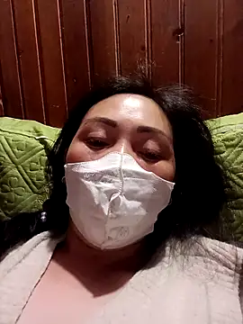 hot-luna- online show from April 1, 2026, 7:44 pm