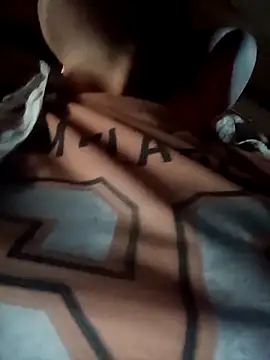 hot-luna- online show from April 16, 2026, 11:29 pm