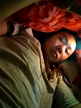 Snapshot of Bella-222 chatting on February 15, 2026, 7:57 pm Bella-222 online show from February 15, 2026, 7:57 pm