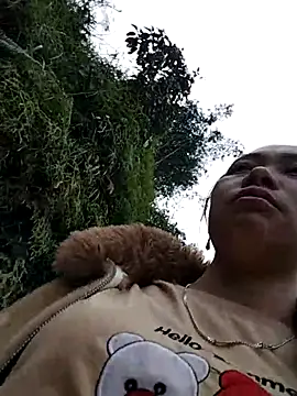 Snapshot of Bella-222 chatting on February 17, 2026, 9:17 am Bella-222 online show from February 17, 2026, 9:17 am