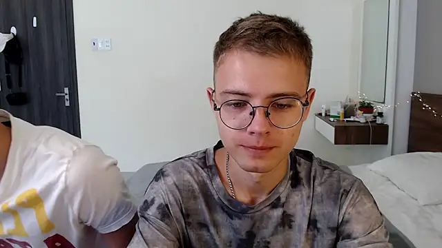 NikiKerryCum online show from April 24, 2026, 6:15 am