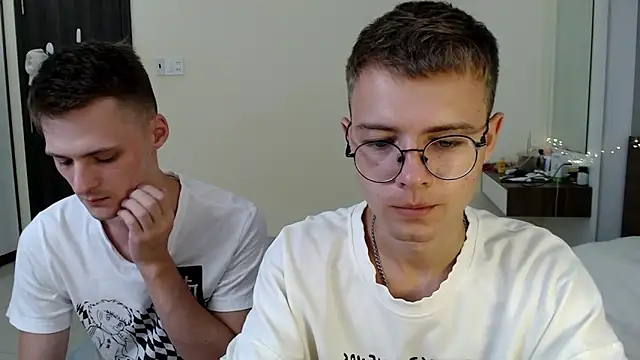 NikiKerryCum online show from April 30, 2026, 12:23 pm