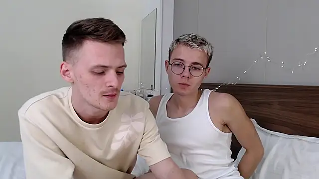 NikiKerryCum online show from February 10, 2026, 1:32 pm