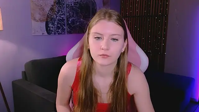 Caroline Desire  online show from March 18, 2026, 7:44 am