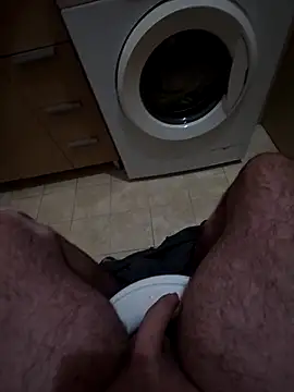 Snapshot of Heyyo3 chatting on February 15, 2026, 8:35 am Heyyo3 online show from February 15, 2026, 8:35 am