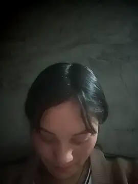 Snapshot of Momo-biki chatting on February 3, 2026, 12:21 pm Momo-biki online show from February 3, 2026, 12:21 pm