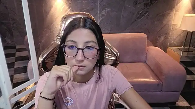 Sophie jones b online show from February 13, 2026, 12:38 pm