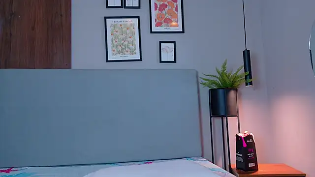 Snapshot of AngelIinHell chatting on February 13, 2026, 11:32 am AngelIinHell online show from February 13, 2026, 11:32 am