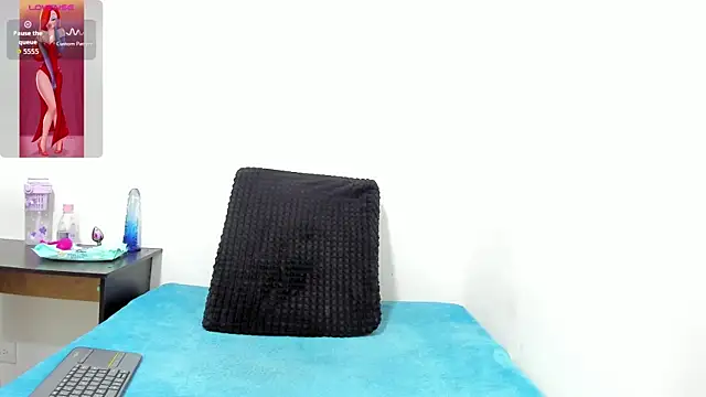 catalinaa32 online show from April 18, 2026, 11:01 am