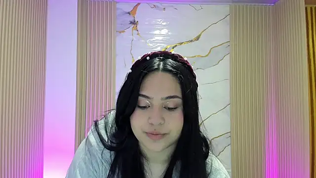 Siena Tay online show from April 10, 2026, 11:50 am