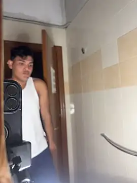 Snapshot of DavShi chatting on February 4, 2026, 11:55 pm DavShi online show from February 4, 2026, 11:55 pm