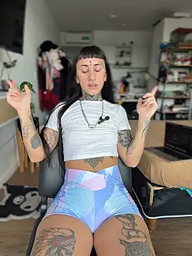 xsadtanas online show from February 24, 2026, 4:41 pm