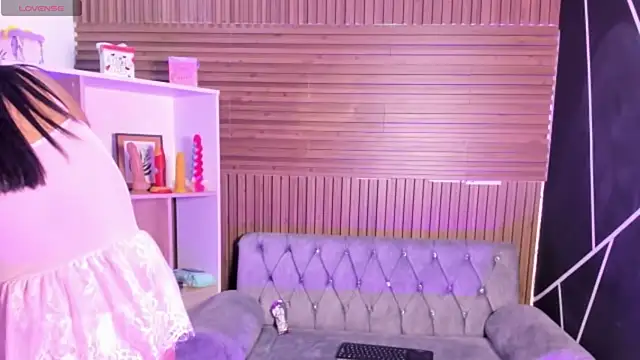 JazminRusso  online show from February 12, 2026, 11:48 pm