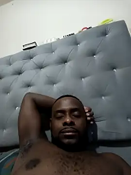 Tuverdugo12 online show from April 12, 2026, 11:08 pm