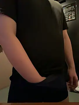 yuuuuusuke00 online show from February 5, 2026, 3:24 am