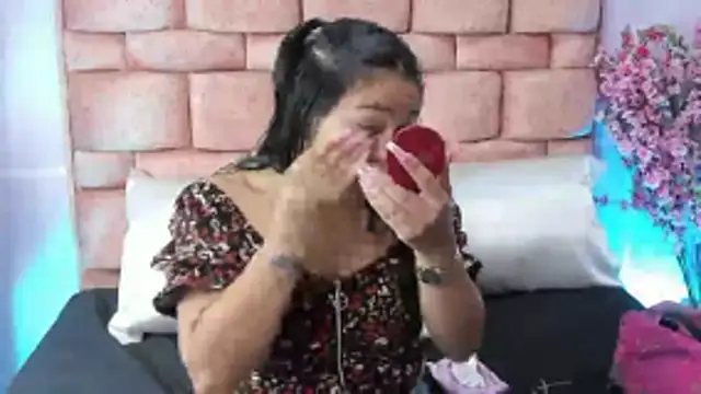 Snapshot of amy_noa chatting on February 15, 2026, 12:44 am amy noa online show from February 15, 2026, 12:44 am