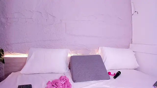 Snapshot of Zafiro11_ chatting on April 2, 2026, 12:12 pm Zafiro11 online show from April 2, 2026, 12:12 pm