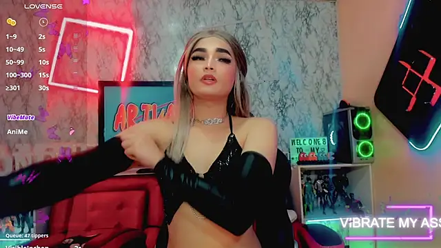 isabella vogue online show from February 11, 2026, 7:47 pm