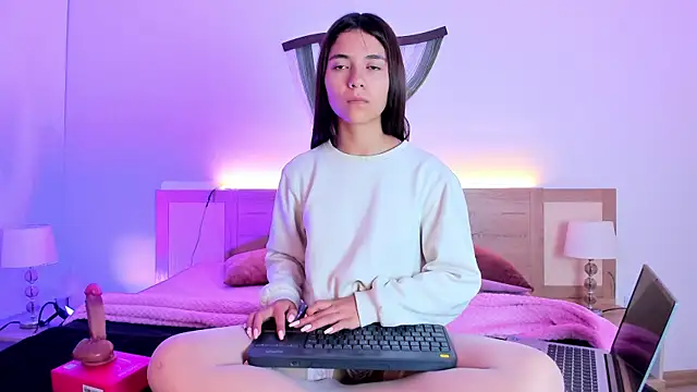 LiaJohnnson  online show from February 17, 2026, 4:10 am