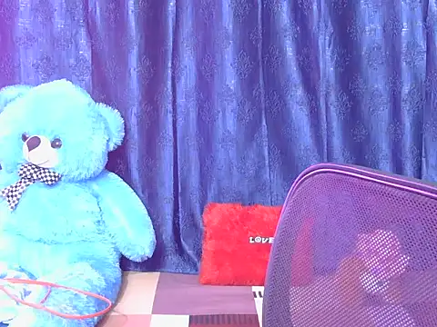 cute-manvii online show from March 25, 2026, 5:51 am