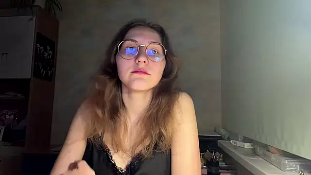 Miaaa Moon online show from June 1, 2026, 7:13 pm