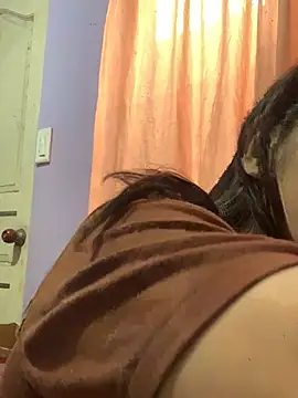 Snapshot of QueenAlisonfoxx chatting on February 6, 2026, 7:59 am QueenAlisonfoxx online show from February 6, 2026, 7:59 am