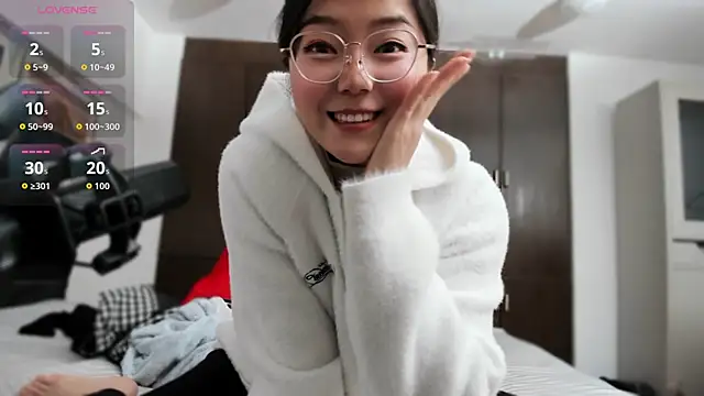 xinxin201201 online show from March 8, 2026, 7:44 am