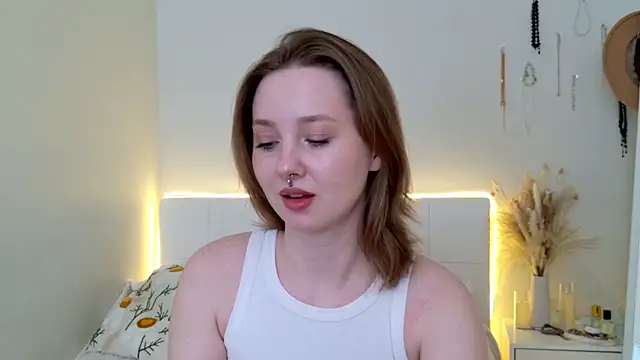 CandiceKingzzz online show from March 2, 2026, 1:18 pm