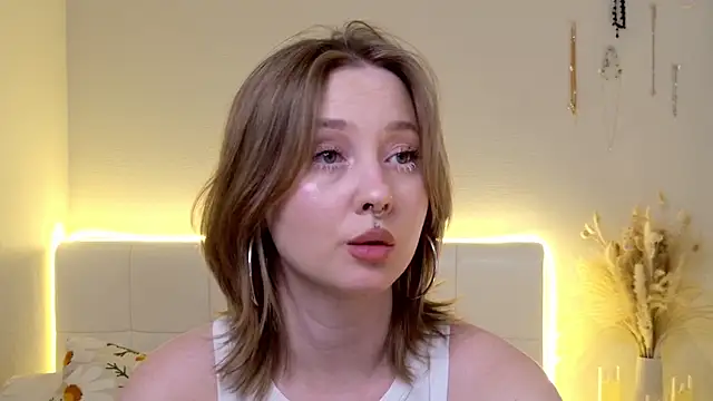 CandiceKingzzz online show from February 11, 2026, 3:45 pm