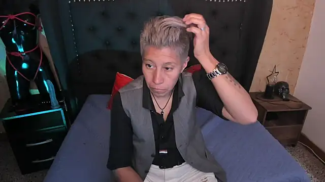 Kali Panther online show from April 20, 2026, 7:37 pm