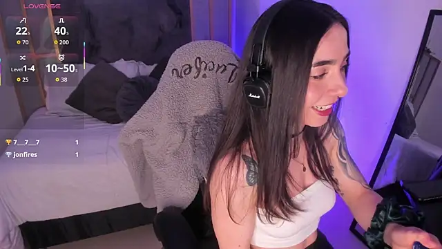 Luna tagliaferri online show from March 21, 2026, 1:15 pm