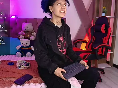 Snapshot of HannahBlue_ chatting on February 11, 2026, 12:16 pm HannahBlue online show from February 11, 2026, 12:16 pm