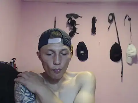 Snapshot of Cronos_Hot_8 chatting on March 1, 2026, 10:32 pm Cronos Hot 8 online show from March 1, 2026, 10:32 pm