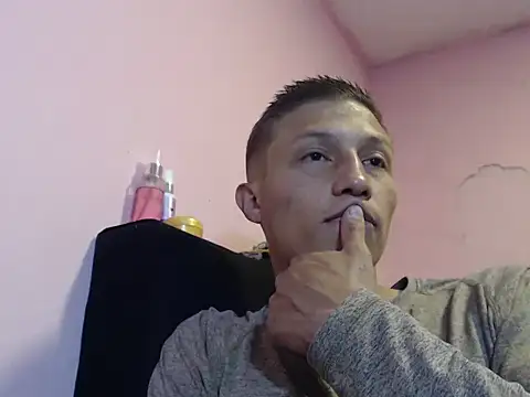 Snapshot of Cronos_Hot_8 chatting on February 26, 2026, 2:50 pm Cronos Hot 8 online show from February 26, 2026, 2:50 pm