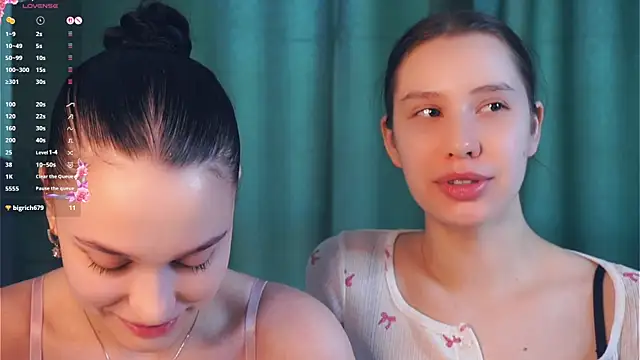 ZofiaSoshnik online show from April 1, 2026, 6:37 am