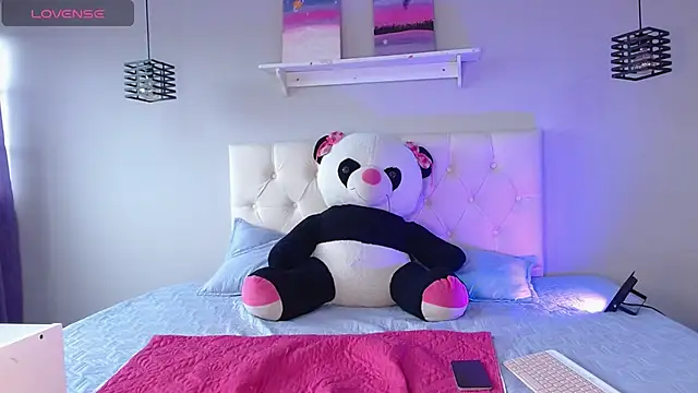 VelvetRosss online show from April 9, 2026, 7:31 pm