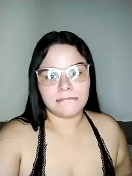 SamanthaStonee online show from April 5, 2026, 12:28 am