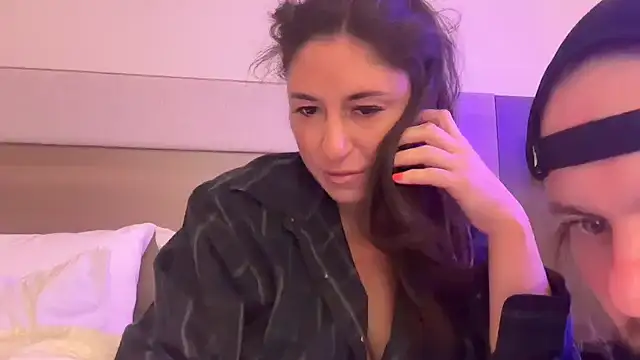 mr mrs glitter online show from March 30, 2026, 3:30 am