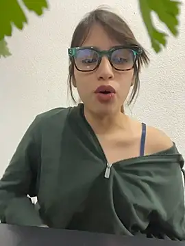 romyamo online show from February 17, 2026, 1:58 am