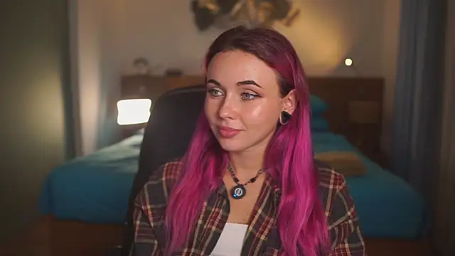 Sarah Pink online show from February 13, 2026, 11:32 am