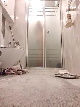 cherry827 online show from February 18, 2026, 2:24 pm