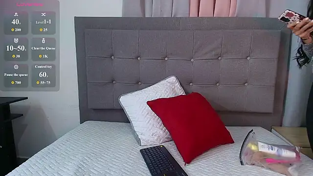 Karla 94 online show from February 25, 2026, 3:18 am