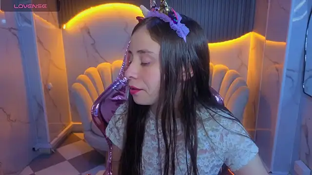 Snapshot of Ariana18_b chatting on July 11, 2026, 12:49 pm Ariana18 b online show from July 11, 2026, 12:49 pm
