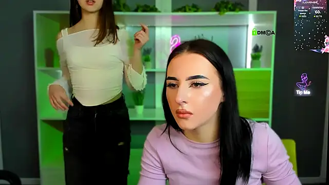 arianaa cat online show from April 10, 2026, 6:48 pm