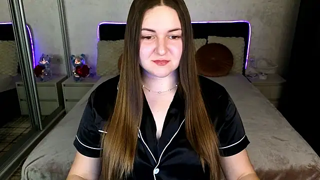 Eva Luxx online show from February 17, 2026, 11:46 pm