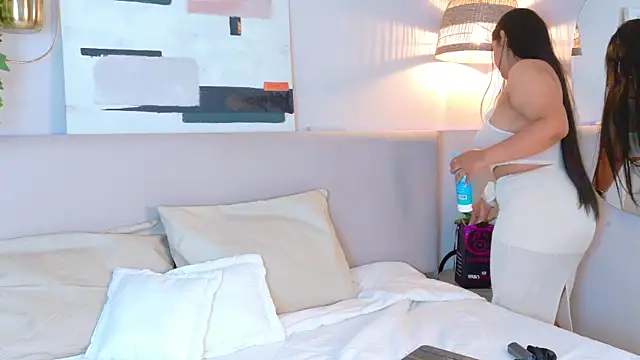 VioletBloomm online show from February 8, 2026, 1:20 pm