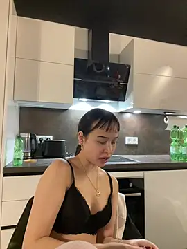 Just-Lilly online show from April 5, 2026, 3:19 pm