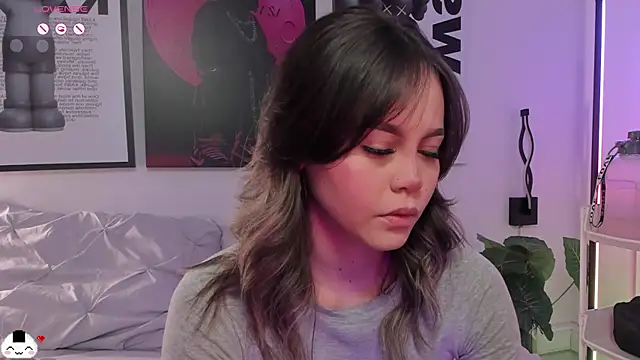 Hey lucy   online show from April 7, 2026, 11:12 am