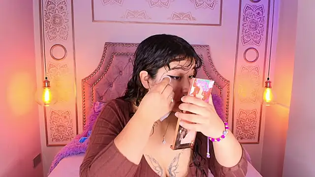 Snapshot of Honny_Blaice_ chatting on February 16, 2026, 12:04 pm Honny Blaice online show from February 16, 2026, 12:04 pm