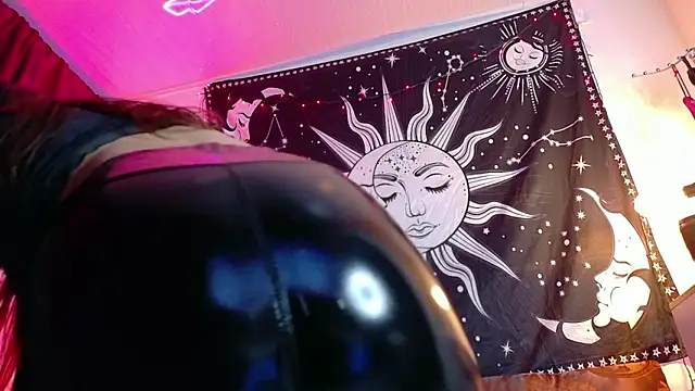 MadLustt online show from March 10, 2026, 3:38 pm